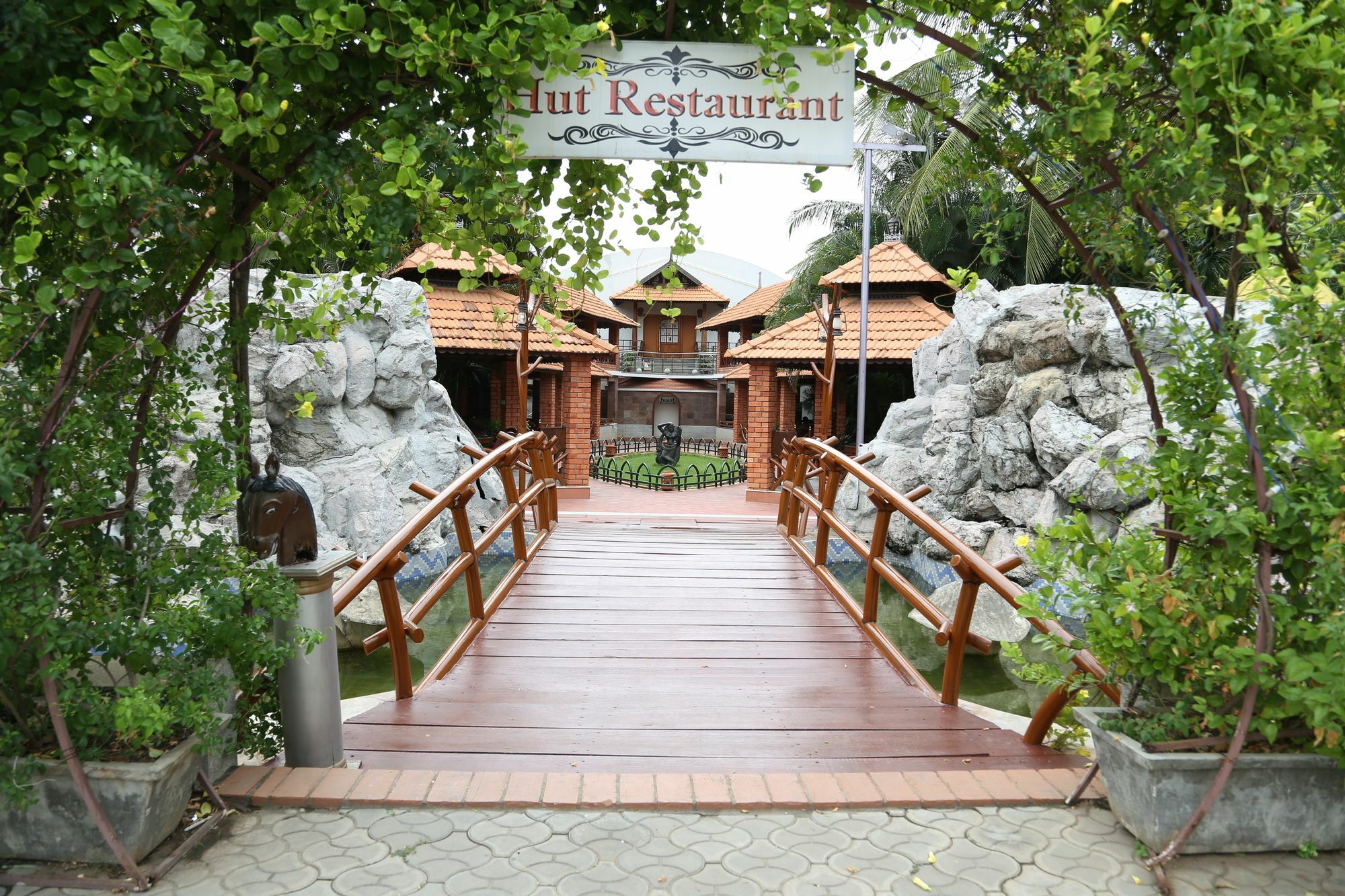 Capital O 6229 Ilara Hotels And Resorts Siruseri Εξωτερικό φωτογραφία